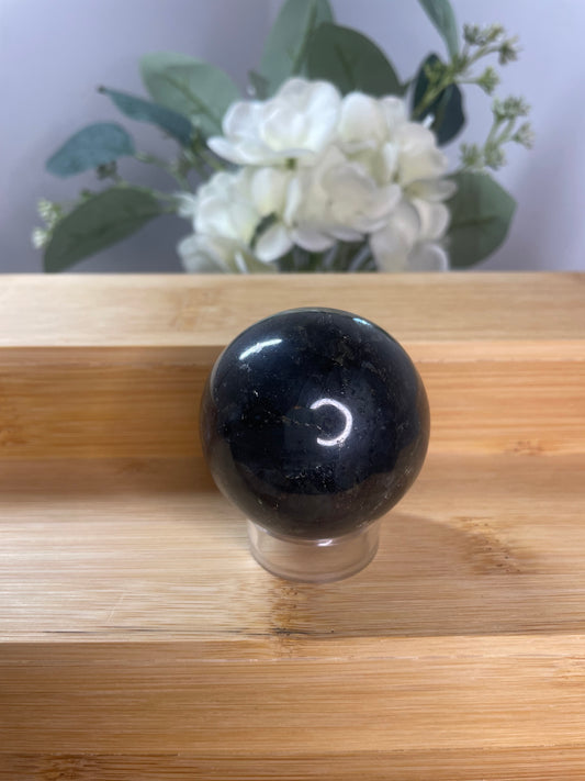 Lavikite Sphere